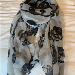 Skull Scarf🍍